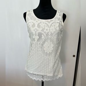 Q&A “Jerica” Lace Detail Knit Top. Size XS.